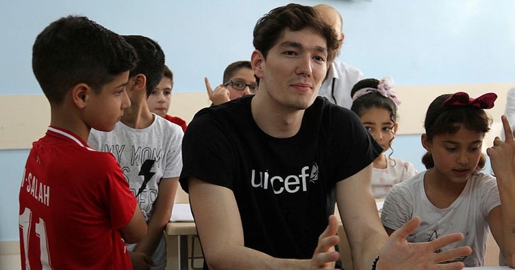 UNICEF Gençlik Destekçisi ve milli basketbolcumuz Cedi Osman'dan tüm gençlere mesaj var!